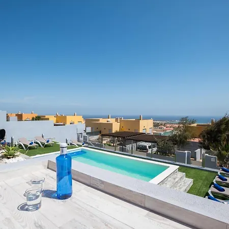 Holiday home Bellavista Luxury House Climatized Pool Solar