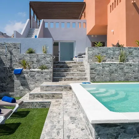 Holiday home Bellavista Luxury House Climatized Pool Solar