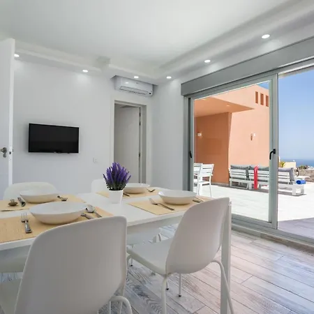 Bellavista Luxury House Climatized Pool Solar Holiday home *